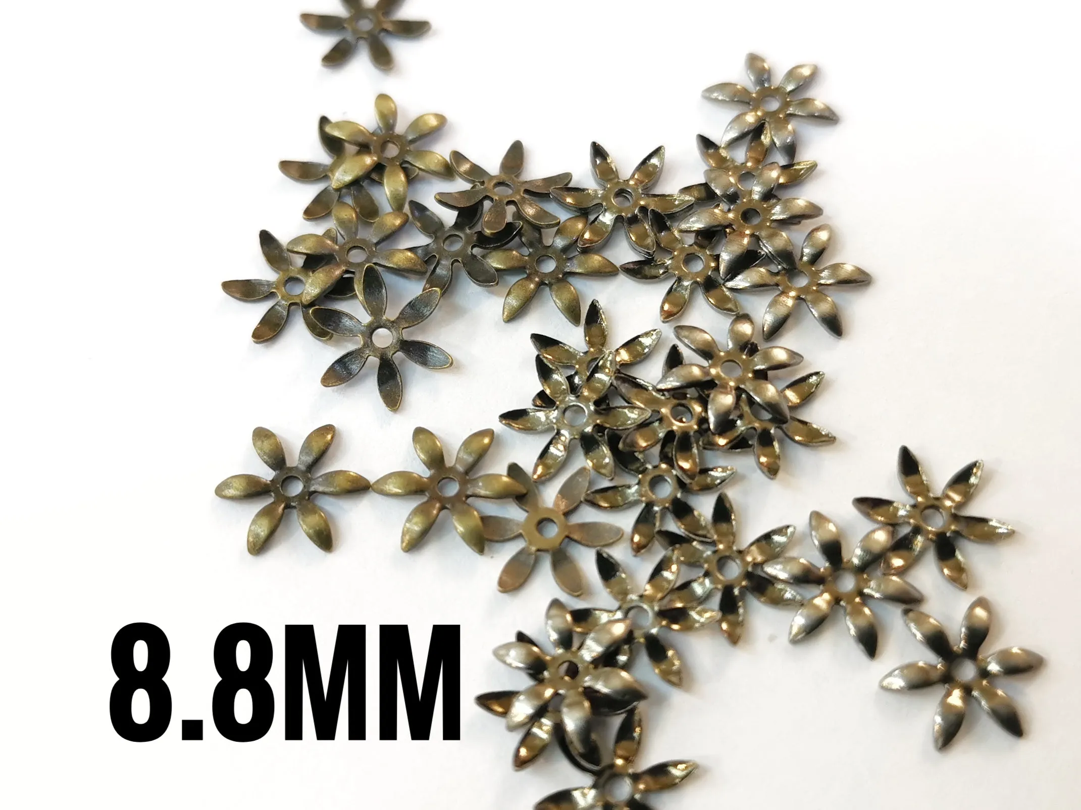 Brass Charm, flowers, 8.8mm, 50 pcs | 圓銅片, 花形, 8.8m, 50個