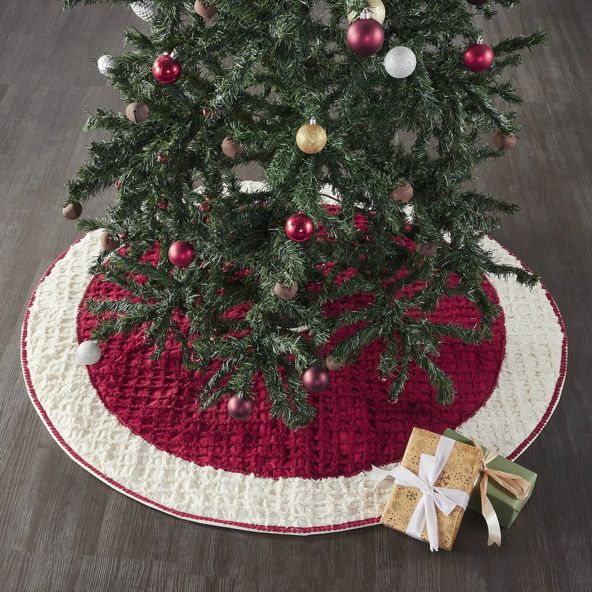 Kringle Chenille Tree Skirt 48"