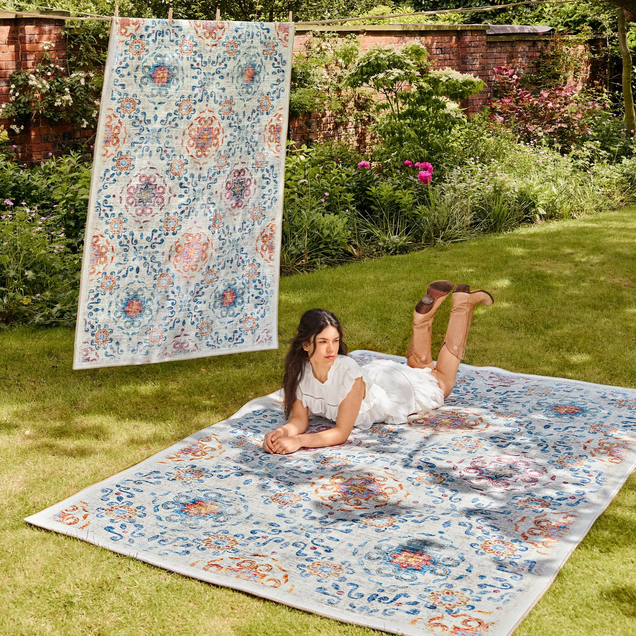 Modern Damask Eco-Washable Rug