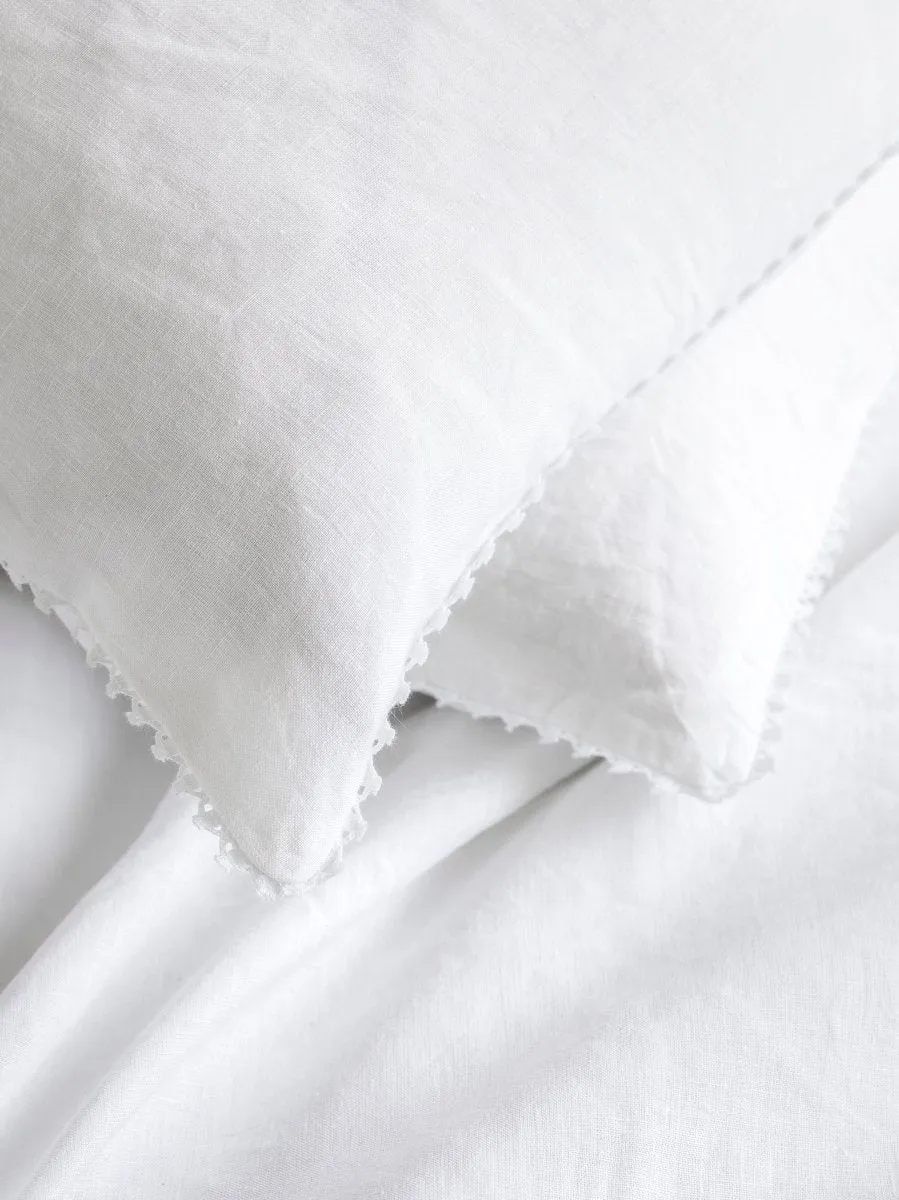 Nouvelle Vague White Bedding by Alexandre Turpault