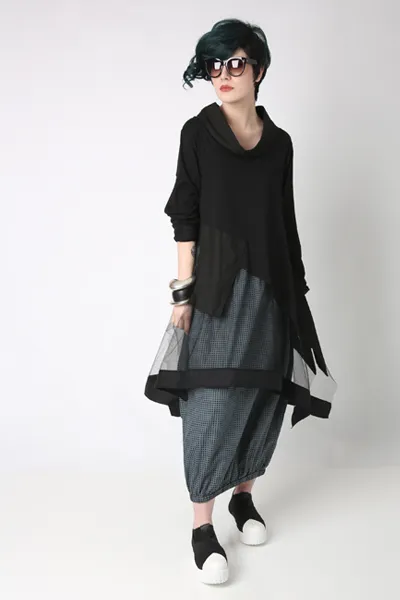 Tunnel Skirt in Uno Carnaby